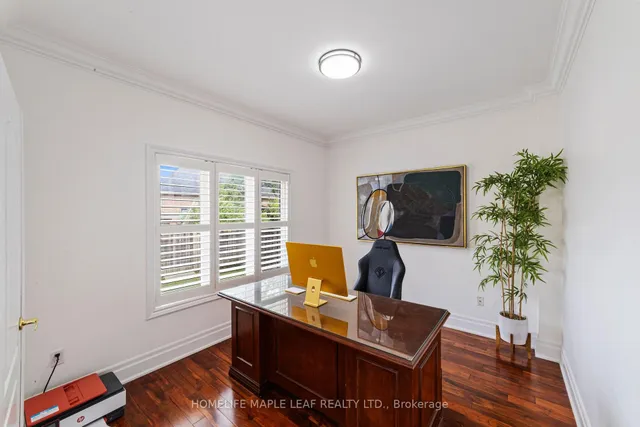 Additional image 15 of 18 Regis Circ