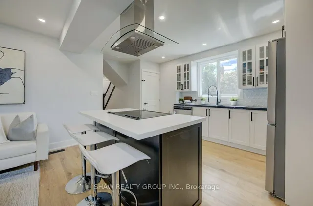 Additional image 16 of 28 Barons Ave