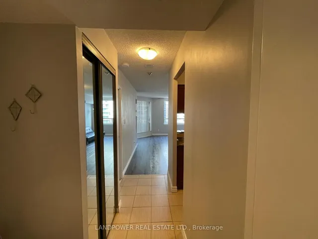 Additional image 3 of 633 Bay St Unit 1222