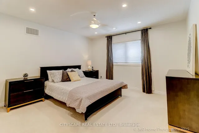 Additional image 24 of 4 Hellyer Ave