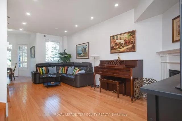 Additional image 3 of 902 Ledbury Cres