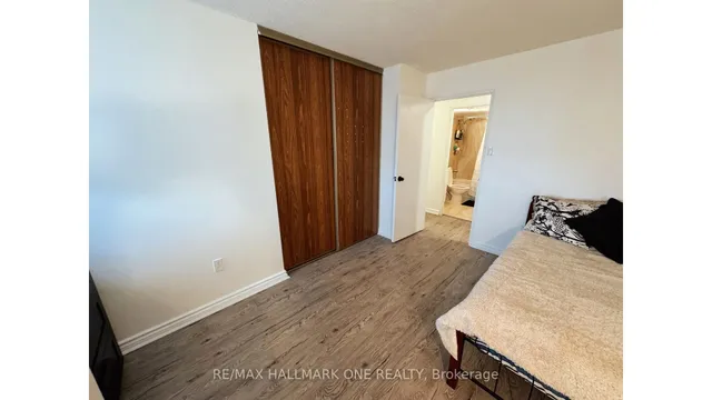 Additional image 29 of 45 Sunrise Ave Unit 904