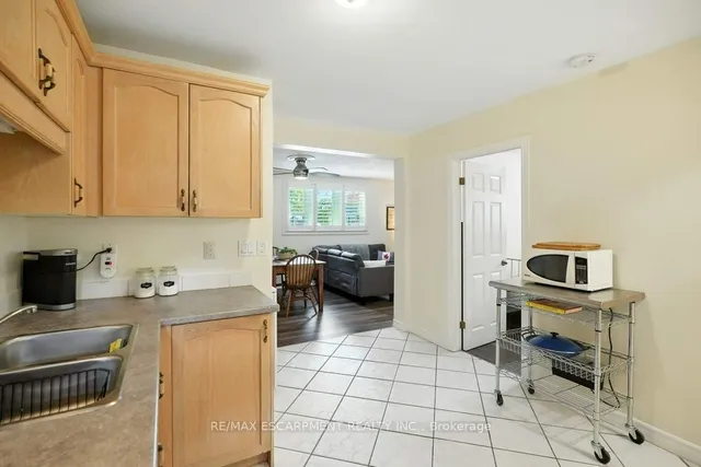 Additional image 20 of 6 Vineland Ave Unit 18