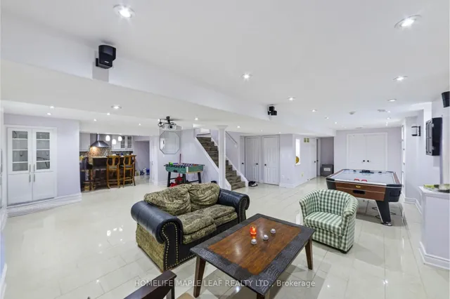 Additional image 40 of 18 Regis Circ