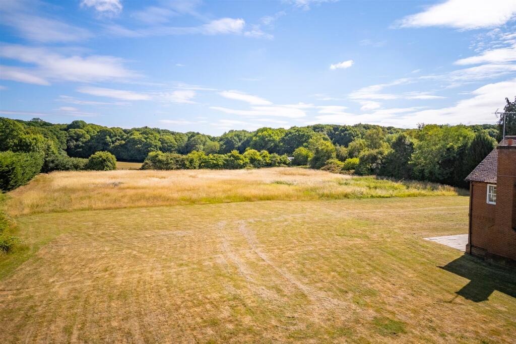 Additional image 31 of Pottersheath Road, Welwyn