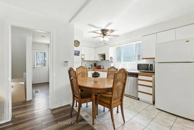 Additional image 18 of 172 Adair Ave