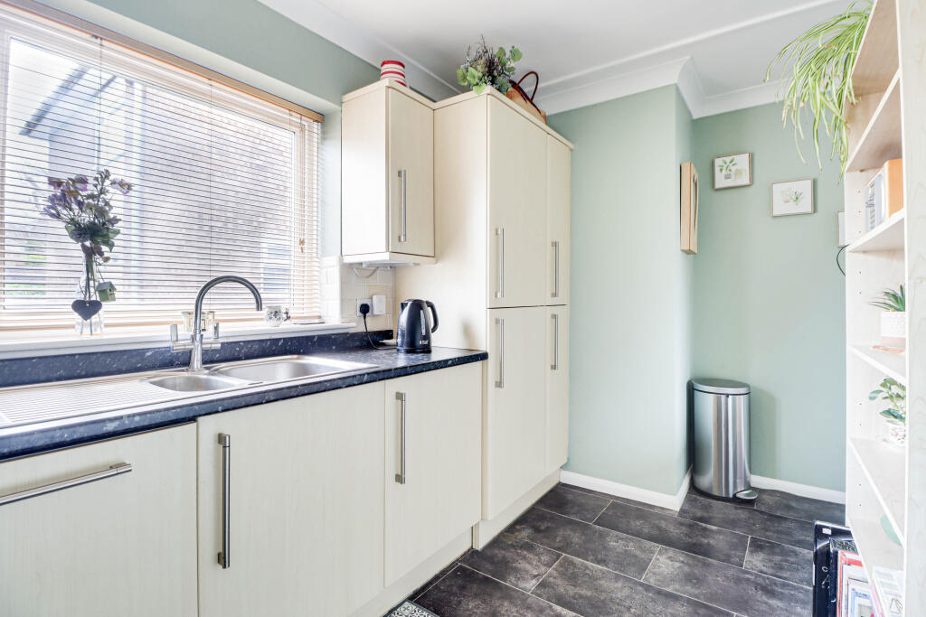 Additional image 6 of St. Nicholas Court, Harpenden, Hertfordshire, AL5