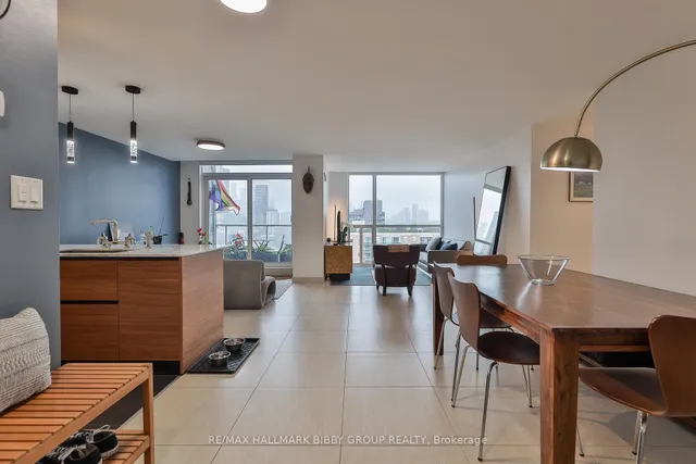 230 King St Unit PH18