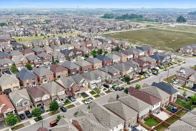 Additional image 33 of 19 Troyer St