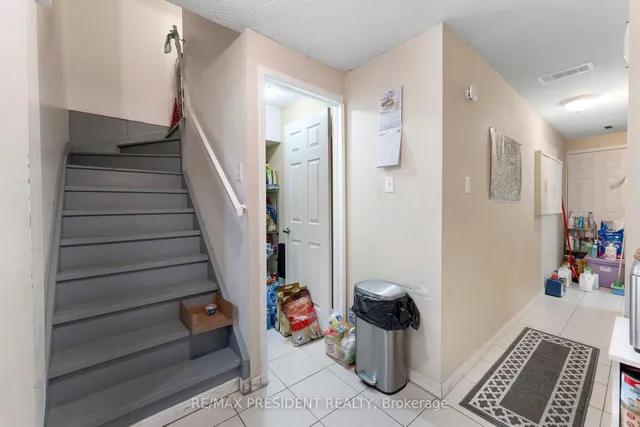 Additional image 30 of 26 Mattari Crt