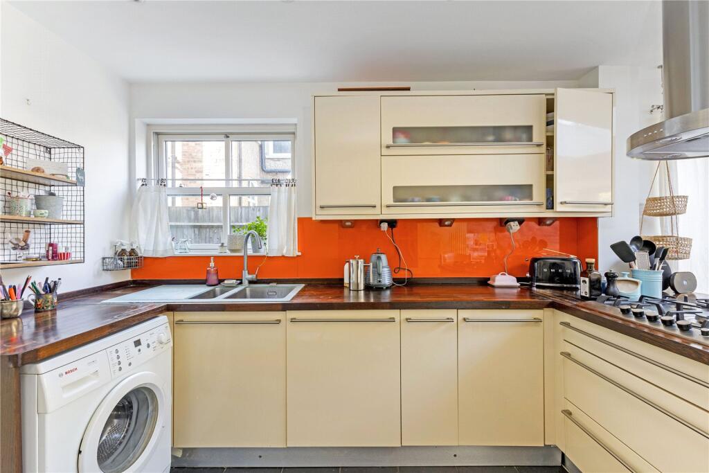 Additional image 7 of Southdown Road, Harpenden, Hertfordshire, AL5