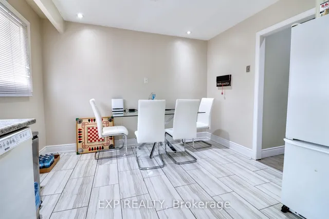 Additional image 8 of 28 Poinsettia Pl