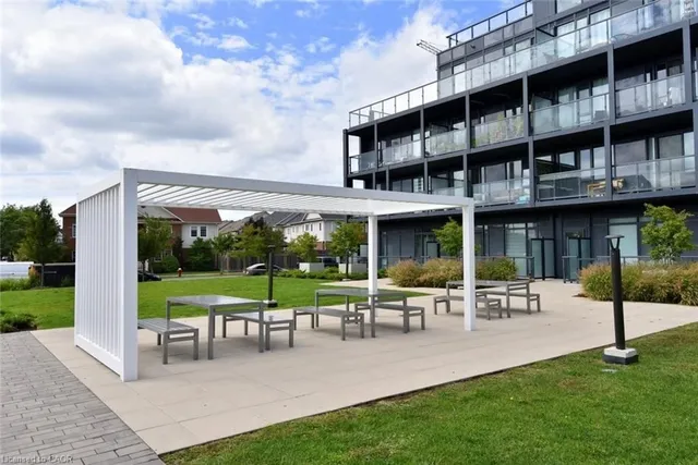 Additional image 33 of 3200 Dakota Common Unit B1006