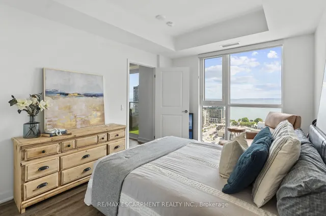 Additional image 15 of 2007 James St Unit 1604