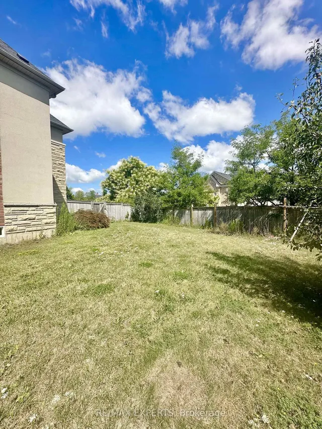 Additional image 33 of 2 Louvre Circ