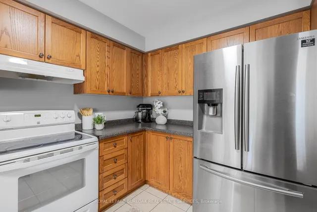 Additional image 12 of 130 Robert St Unit 32