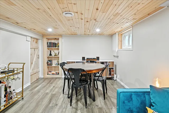 Additional image 22 of 17 Cameron Ave