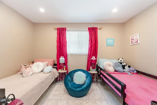 Additional image 27 of 35 Pantano Dr