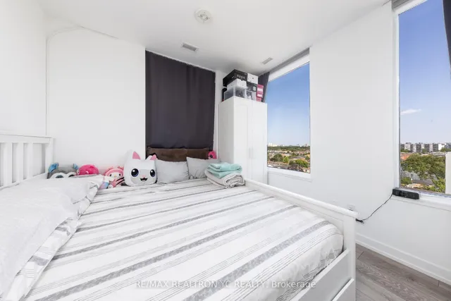 Additional image 10 of 3100 Keele St Unit 803