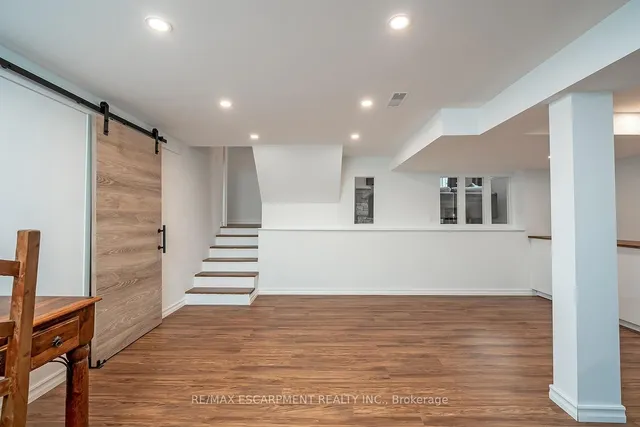 Additional image 34 of 406 Oakwood Dr