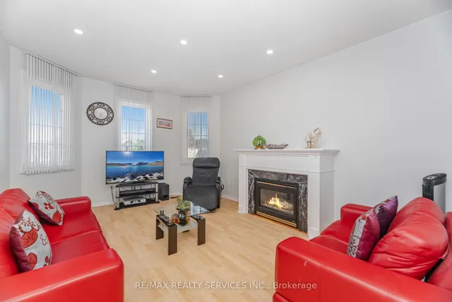 Additional image 22 of 59 Hullen Cres