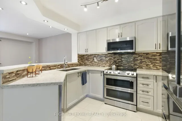 Additional image 11 of 1233 Lamont Cres