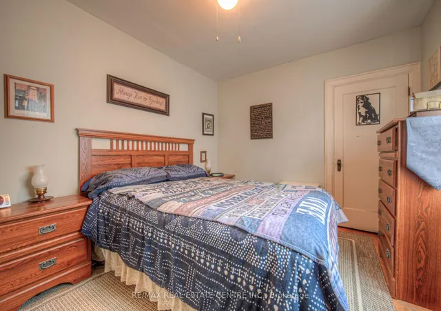 Additional image 24 of 14 Barons Ave