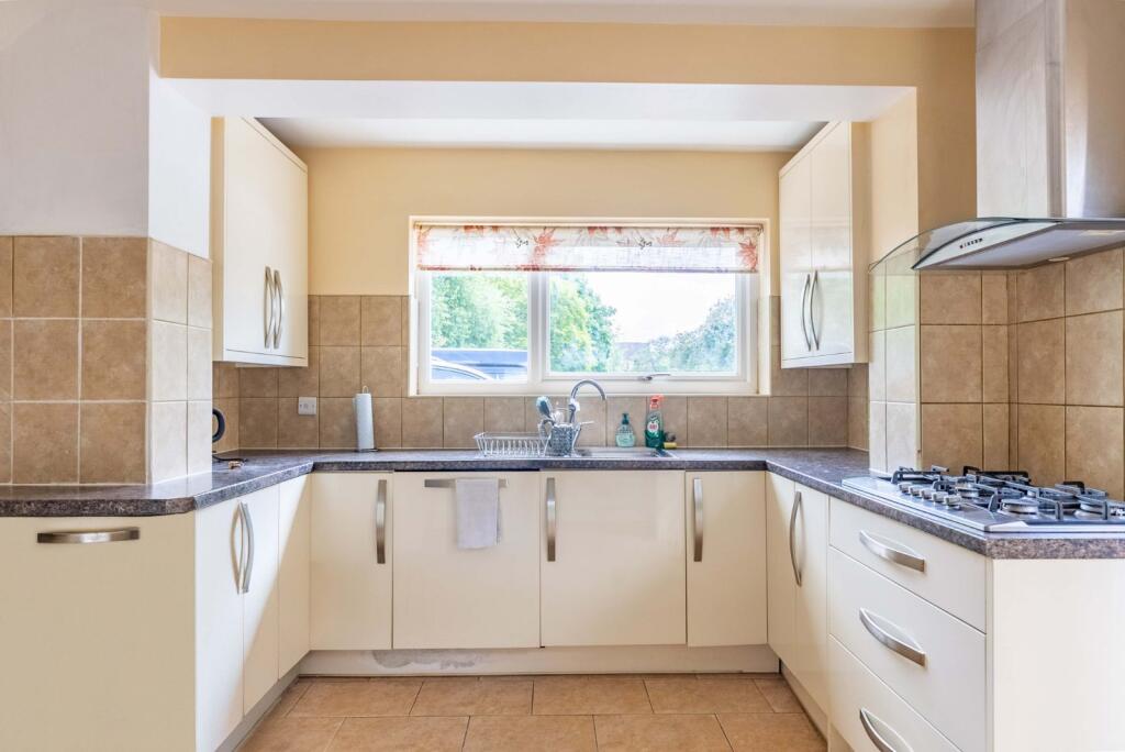 Additional image 5 of St. Vincent Drive, St. Albans, Hertfordshire, AL1