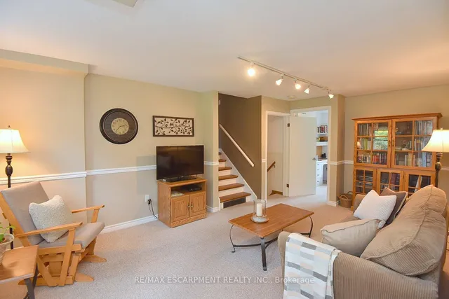 Additional image 16 of 219 Strathcona Dr