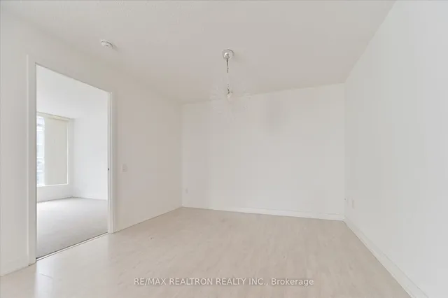 Additional image 22 of 15 Singer Crt Unit 1110