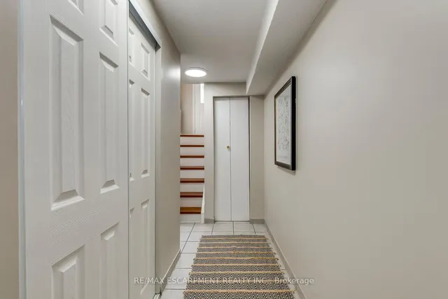 Additional image 32 of 2309 Malcolm Cres