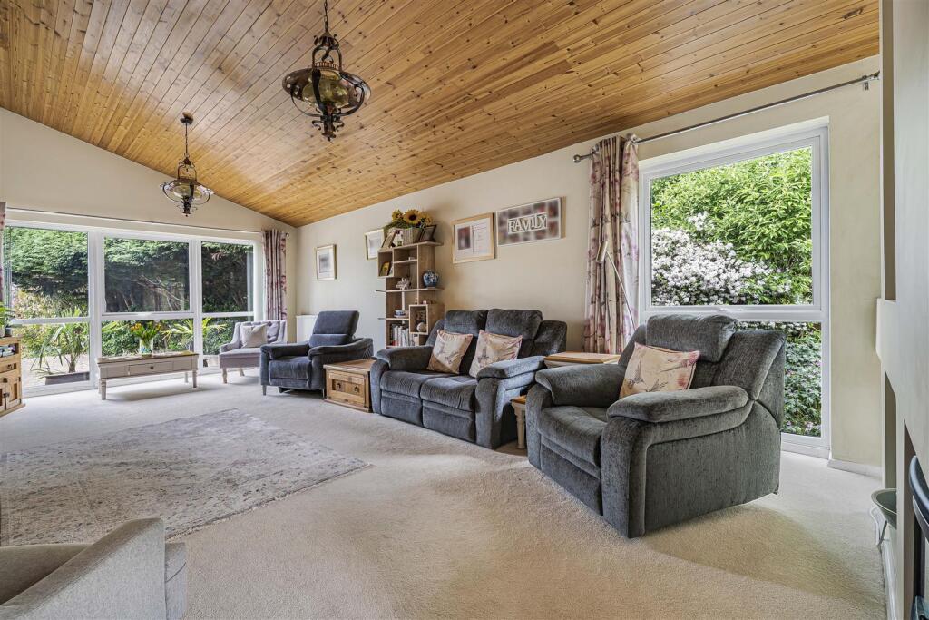 Additional image 4 of Leonards Close, Welwyn