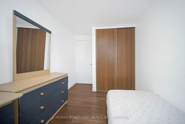 Additional image 35 of 28 Lincoln Crt