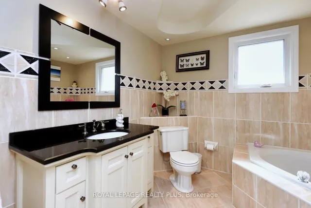 Additional image 29 of 1086 Hedge Dr