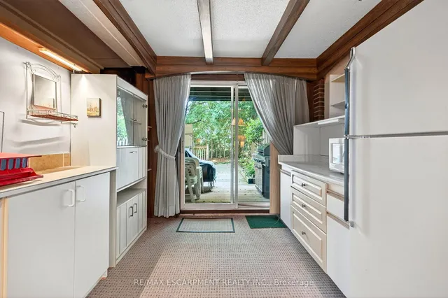 Additional image 42 of 1552 Kerns Rd Unit 4