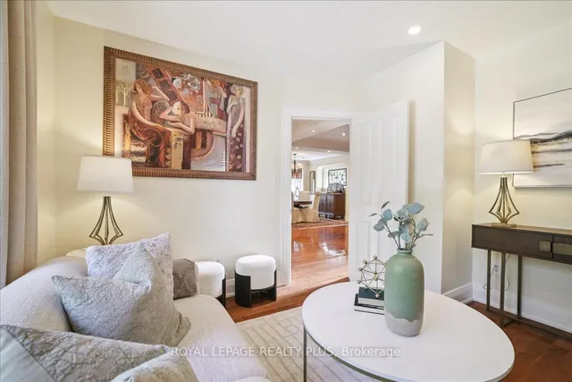 Additional image 5 of 1048 Royal York Rd