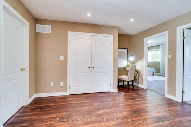 Additional image 18 of 32 Chambers Dr