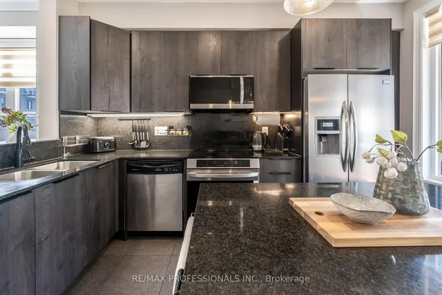 Additional image 15 of 1812 Burnhamthorpe Rd Unit 1