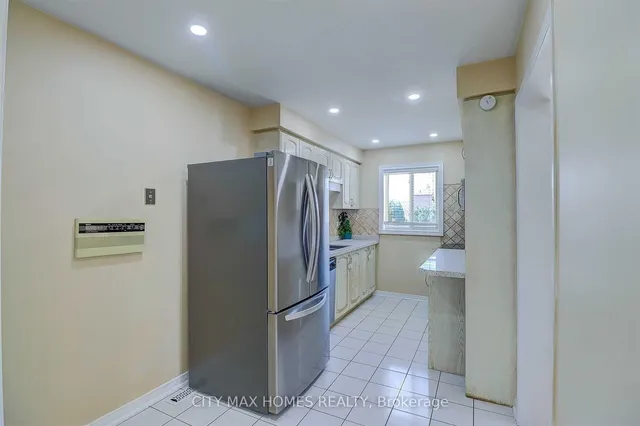 Additional image 6 of 4 Cranberry Cres