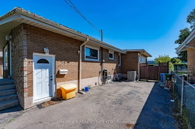 Additional image 32 of 67 Deschene Ave