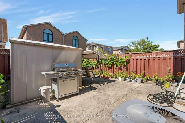 Additional image 42 of 823 Ledbury Cres