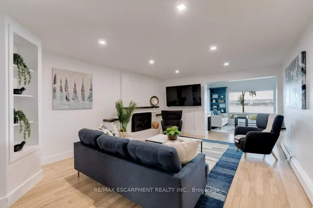 Additional image 11 of 636 WEST OVAL Dr