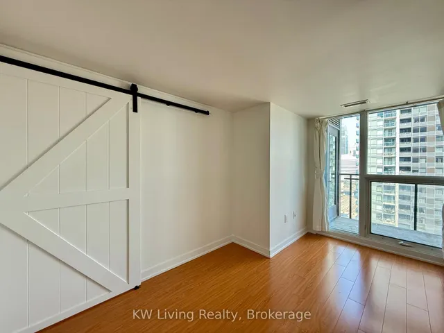 Additional image 32 of 25 Capreol Crt Unit 2002