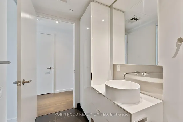 Additional image 10 of 383 Sorauren Ave Unit 511