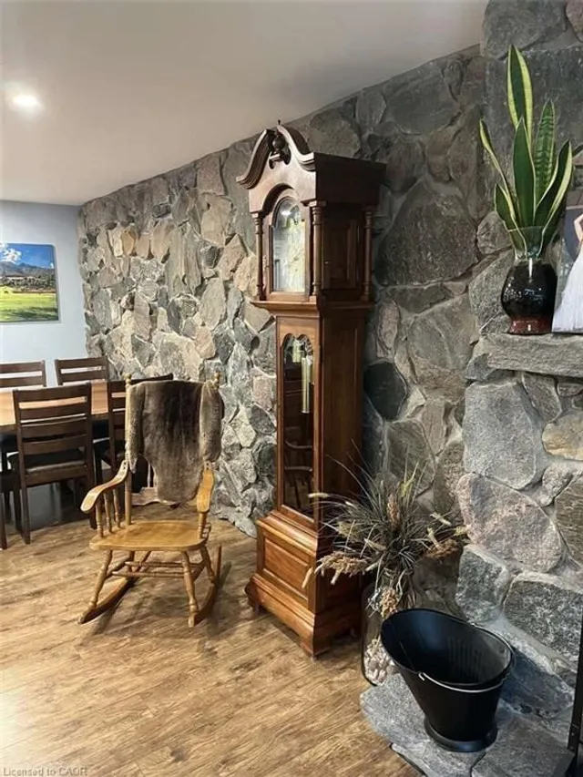 Additional image 20 of 915 Governors Rd