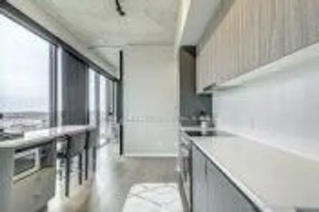 Additional image 19 of 7 Smith Cres Unit Ph 810