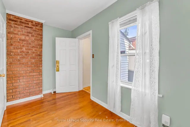 Additional image 13 of 427 Glenholme Ave