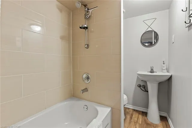 Additional image 24 of 992 Garth St