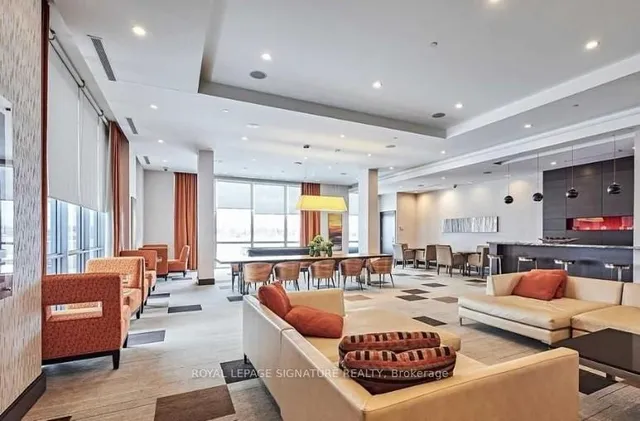 Additional image 30 of 181 Village Green Sq Unit 921