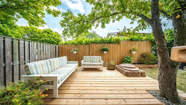 Additional image 34 of 1 YORKDALE Cres